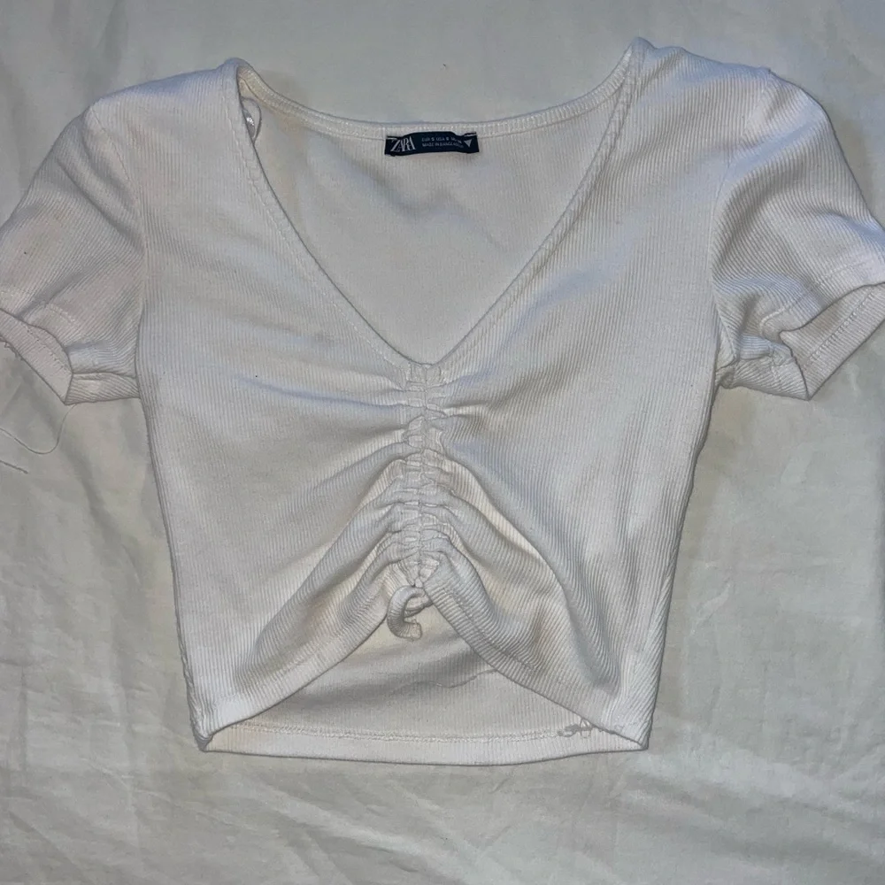 Zara White Ruched Crop Top - Picture 1 of 2